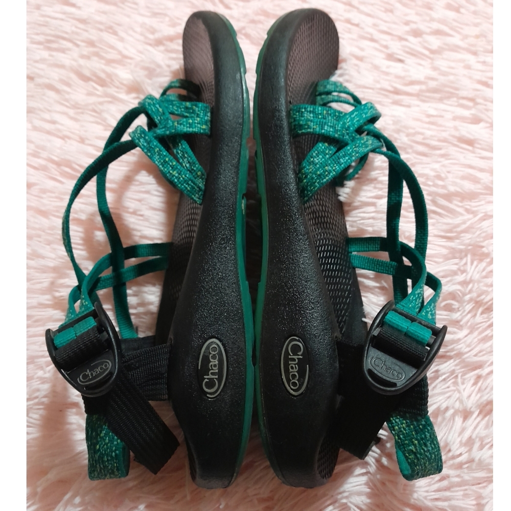 women's strappy Chaco sandals size 10 turquoise color